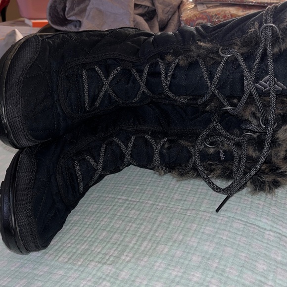 Columbia ~Women's Black Faux Fur-Lined Winter Boots~ size 9.5 - Picture 5 of 16